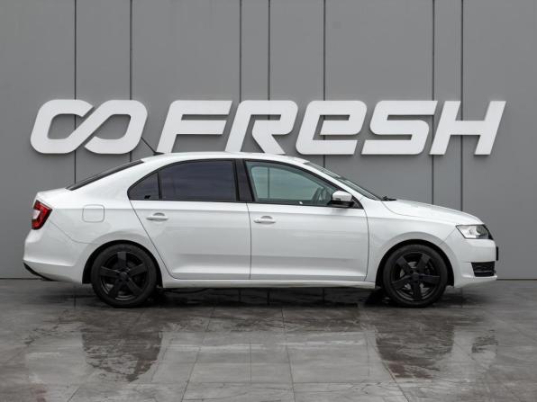 Skoda Rapid I Рестайлинг с пробегом 2018 года, цена 1 040 000 рублей, 190725 км, лифтбек, Автокод Объявления