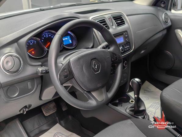 Renault Sandero II с пробегом 2015 года, цена 828 000 рублей, 136000 км, хэтчбек, Автокод Объявления