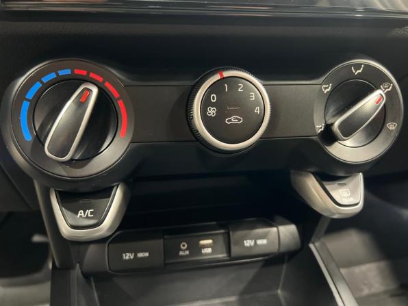 Kia Rio IV с пробегом 2018 года, цена 1 390 500 рублей, 83605 км, седан, Автокод Объявления