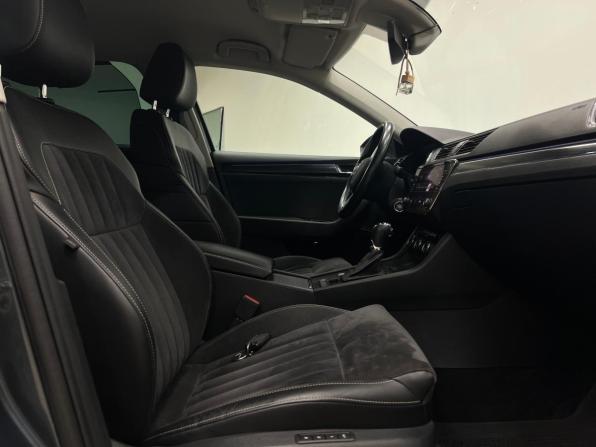 Skoda Superb III Рестайлинг с пробегом 2019 года, цена 2 369 000 рублей, 175500 км, лифтбек, Автокод Объявления
