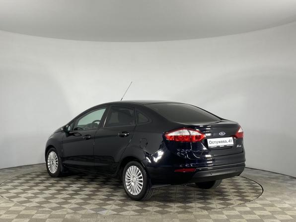 Ford Fiesta Mk6 Рестайлинг с пробегом 2015 года, цена 920 000 рублей, 101315 км, седан, Автокод Объявления