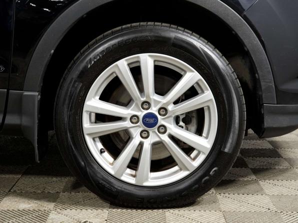 Ford Kuga II Рестайлинг с пробегом 2018 года, цена 1 598 000 рублей, 140528 км, внедорожник, Автокод Объявления