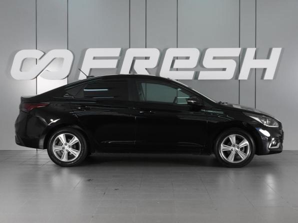 Hyundai Solaris II с пробегом 2018 года, цена 1 550 000 рублей, 97000 км, седан, Автокод Объявления