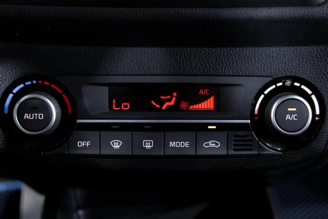 Kia Rio III Рестайлинг с пробегом 2015 года, цена 1 200 000 рублей, 111900 км, седан, Автокод Объявления