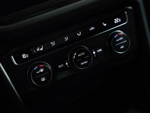 Volkswagen Tiguan II с пробегом 2019 года, цена 2 159 000 рублей, 184352 км, внедорожник, Автокод Объявления