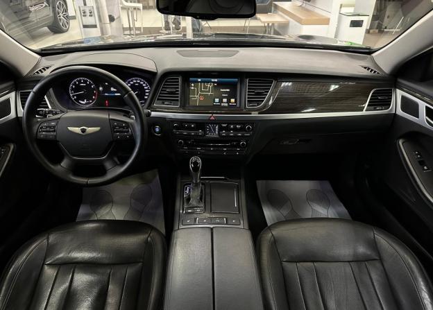 Hyundai Genesis II с пробегом 2016 года, цена 1 655 000 рублей, 194263 км, седан, Автокод Объявления