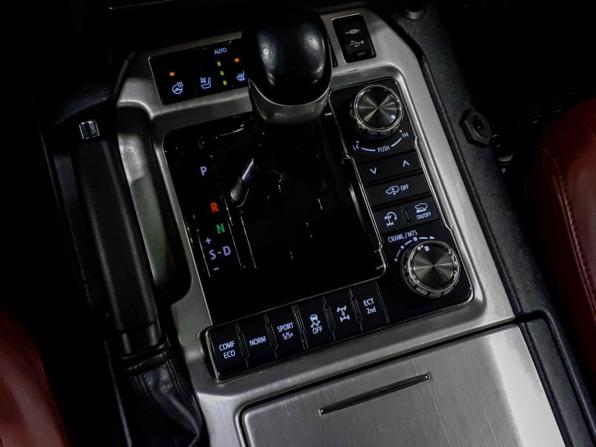 Toyota Land Cruiser 200 Series Рестайлинг 2 с пробегом 2020 года, цена 7 200 000 рублей, 171432 км, внедорожник, Автокод Объявления