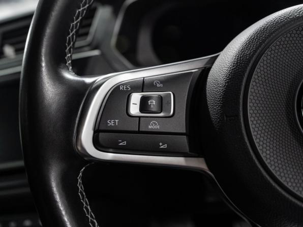 Volkswagen Tiguan II с пробегом 2016 года, цена 2 449 000 рублей, 60208 км, внедорожник, Автокод Объявления
