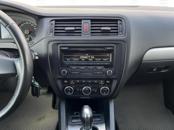 Volkswagen Jetta VI с пробегом 2013 года, цена 970 000 рублей, 186424 км, седан, Автокод Объявления