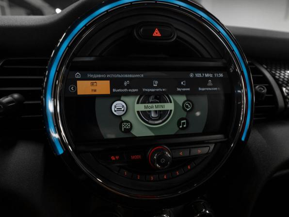 Mini Hatch III (F55/F56) Рестайлинг с пробегом 2019 года, цена 2 980 000 рублей, 69442 км, хэтчбек, Автокод Объявления
