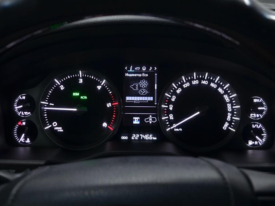 Toyota Land Cruiser 200 Series Рестайлинг 2 Кемерово  - изображение 12