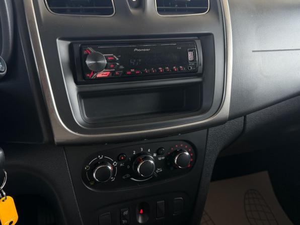 Renault Sandero II с пробегом 2014 года, цена 883 000 рублей, 133480 км, хэтчбек, Автокод Объявления
