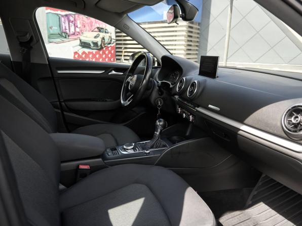 Audi A3 III (8V) Рестайлинг с пробегом 2016 года, цена 1 650 000 рублей, 138382 км, седан, Автокод Объявления