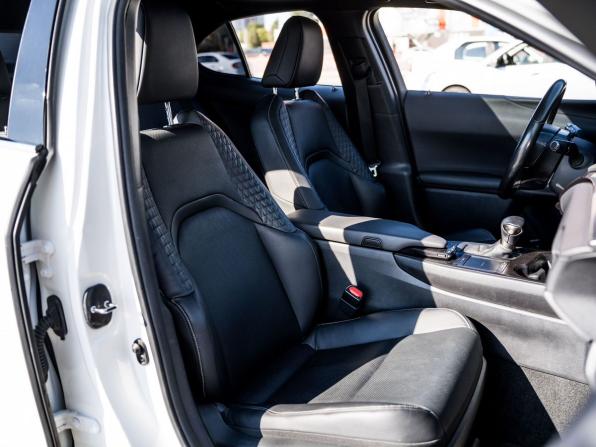 Lexus UX I с пробегом 2020 года, цена 2 700 000 рублей, 65500 км, внедорожник, Автокод Объявления