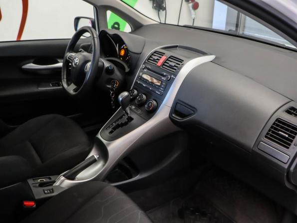 Toyota Auris I Рестайлинг с пробегом 2010 года, цена 885 000 рублей, 111162 км, хэтчбек, Автокод Объявления