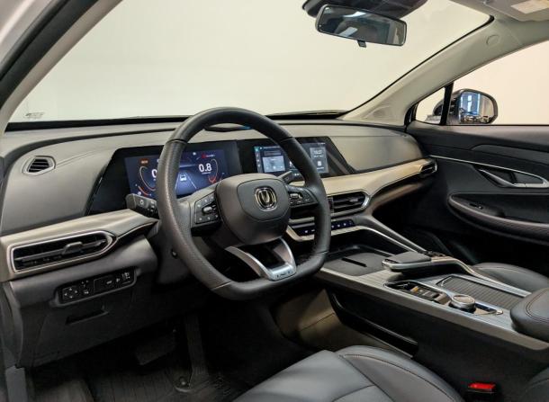 Changan UNI-T I с пробегом 2024 года, цена 2 395 000 рублей, 11724 км, внедорожник, Автокод Объявления