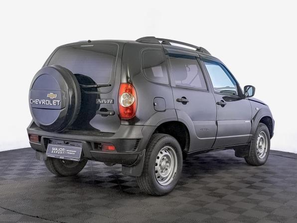 Chevrolet Niva I Рестайлинг с пробегом 2018 года, цена 700 000 рублей, 117027 км, внедорожник, Автокод Объявления