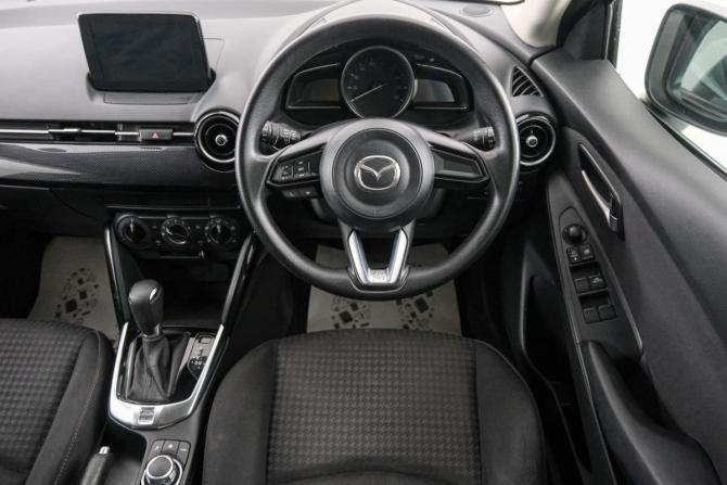 Mazda Demio IV (DJ) с пробегом 2019 года, цена 1 339 000 рублей, 96720 км, хэтчбек, Автокод Объявления