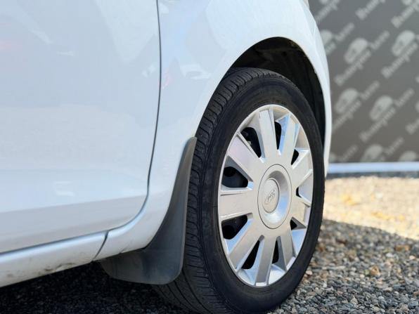 Ford Fiesta Mk6 Рестайлинг с пробегом 2015 года, цена 820 000 рублей, 137400 км, седан, Автокод Объявления