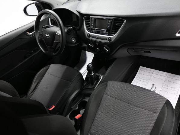 Hyundai Solaris II с пробегом 2018 года, цена 1 240 000 рублей, 109495 км, седан, Автокод Объявления