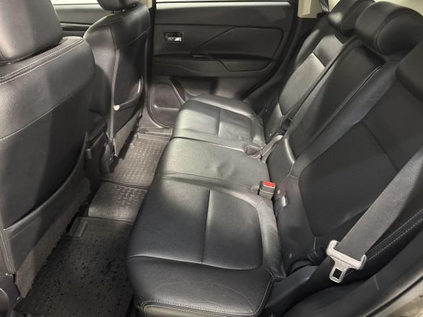 Mitsubishi Outlander III Рестайлинг 2 с пробегом 2015 года, цена 1 999 800 рублей, 120000 км, внедорожник, Автокод Объявления