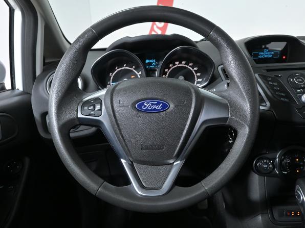 Ford Fiesta Mk6 Рестайлинг с пробегом 2016 года, цена 750 000 рублей, 132001 км, хэтчбек, Автокод Объявления