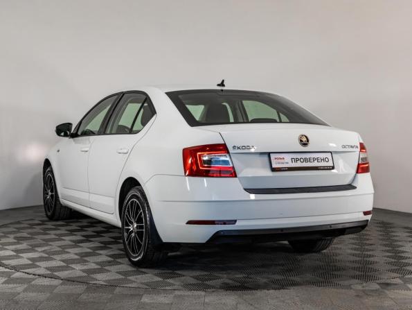 Skoda Octavia III (A7) Рестайлинг с пробегом 2018 года, цена 1 599 000 рублей, 87000 км, лифтбек, Автокод Объявления