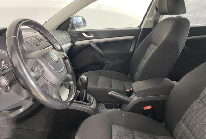 Skoda Octavia II (A5) Рестайлинг с пробегом 2012 года, цена 900 000 рублей, 176630 км, лифтбек, Автокод Объявления