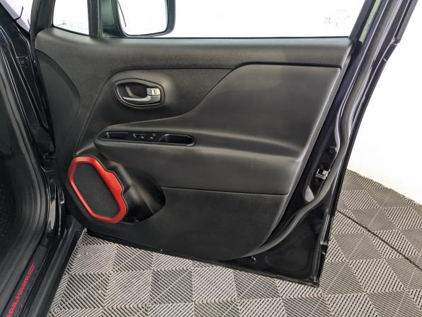 Jeep Renegade I Рестайлинг с пробегом 2018 года, цена 1 650 000 рублей, 152197 км, внедорожник, Автокод Объявления