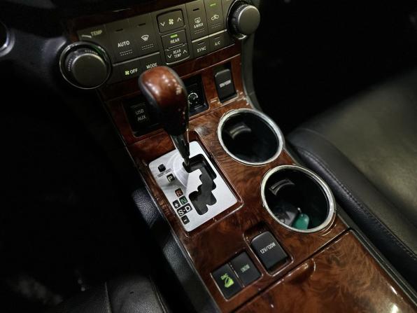 Toyota Highlander II (XU40) Рестайлинг с пробегом 2011 года, цена 1 679 000 рублей, 316867 км, внедорожник, Автокод Объявления
