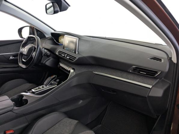 Peugeot 3008 II с пробегом 2017 года, цена 1 650 000 рублей, 100354 км, внедорожник, Автокод Объявления