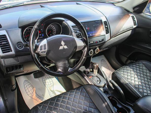 Mitsubishi Outlander II Рестайлинг с пробегом 2010 года, цена 850 000 рублей, 273000 км, внедорожник, Автокод Объявления
