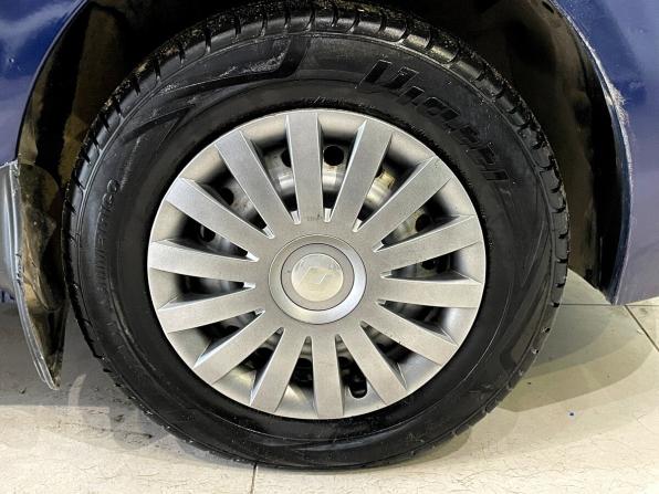 Renault Symbol I Рестайлинг с пробегом 2002 года, цена 305 000 рублей, 145209 км, седан, Автокод Объявления