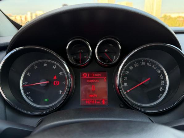 Opel Astra J Рестайлинг с пробегом 2013 года, цена 870 000 рублей, 152150 км, хэтчбек, Автокод Объявления