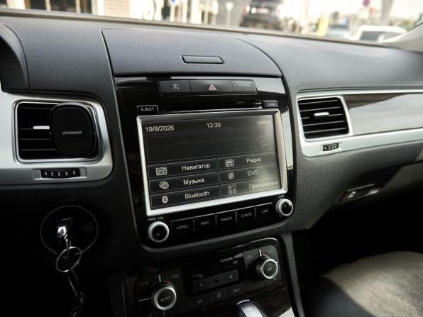 Volkswagen Touareg II Рестайлинг с пробегом 2014 года, цена 2 400 000 рублей, 168012 км, внедорожник, Автокод Объявления