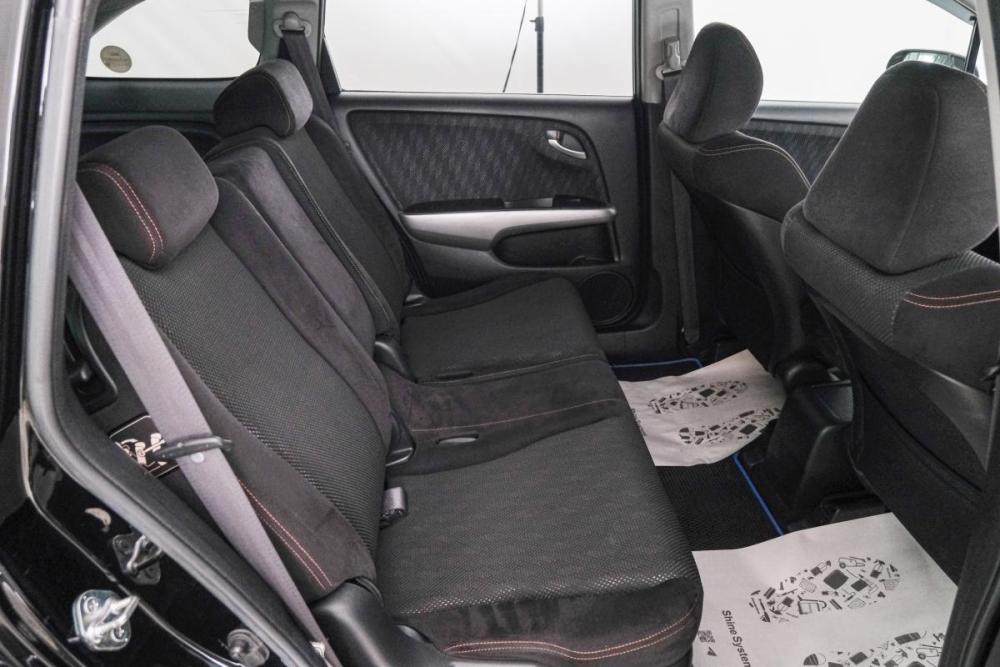 Honda Stream II Рестайлинг Красноярск  - изображение 14