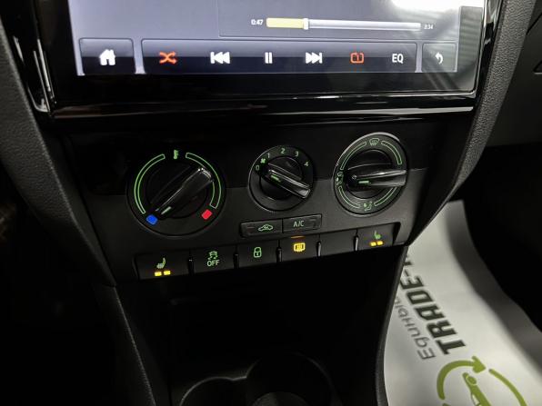 Skoda Rapid I Рестайлинг с пробегом 2018 года, цена 1 045 000 рублей, 195016 км, лифтбек, Автокод Объявления