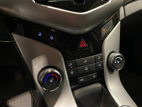 Chevrolet Cruze I с пробегом 2012 года, цена 650 000 рублей, 219878 км, хэтчбек, Автокод Объявления