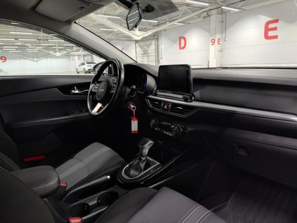 Kia Cerato IV Рестайлинг с пробегом 2021 года, цена 2 390 000 рублей, 57176 км, седан, Автокод Объявления