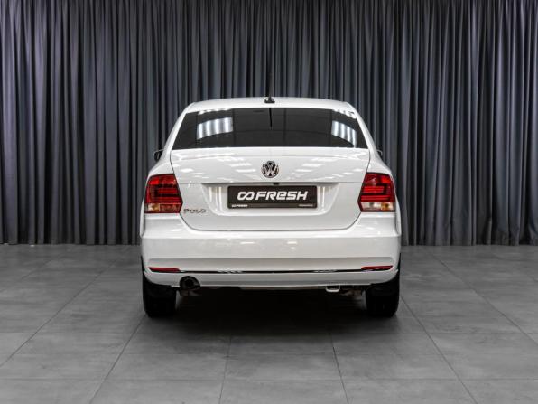 Volkswagen Polo V Рестайлинг с пробегом 2018 года, цена 1 359 000 рублей, 119310 км, седан, Автокод Объявления