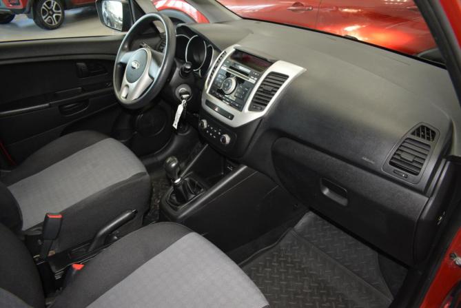 Kia Venga I Рестайлинг с пробегом 2015 года, цена 899 000 рублей, 137000 км, минивэн, Автокод Объявления