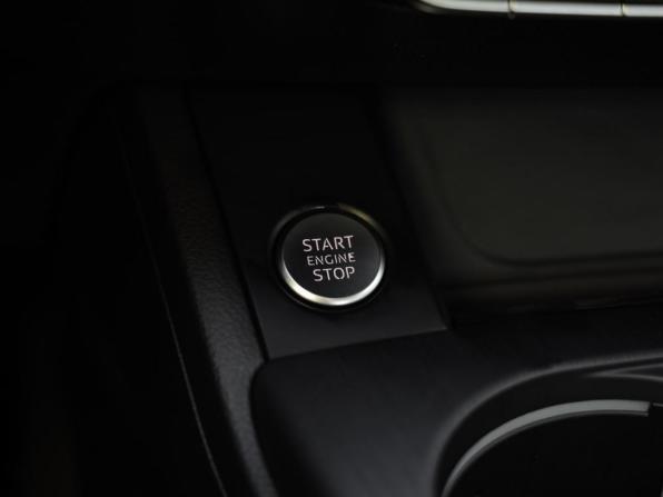 Audi A4 V (B9) с пробегом 2018 года, цена 2 749 000 рублей, 164815 км, седан, Автокод Объявления