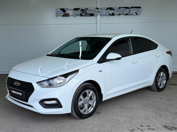 Hyundai Solaris II с пробегом 2017 года, цена 1 215 000 рублей, 140000 км, седан, Автокод Объявления