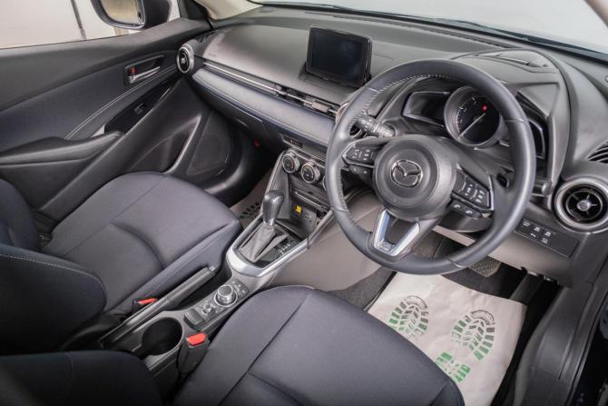 Mazda 2 III (DJ) Рестайлинг с пробегом 2021 года, цена 1 379 000 рублей, 44469 км, хэтчбек, Автокод Объявления