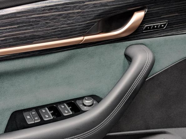 Geely Monjaro I с пробегом 2023 года, цена 3 390 000 рублей, 44014 км, внедорожник, Автокод Объявления