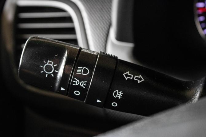 Hyundai Solaris I Рестайлинг с пробегом 2015 года, цена 999 000 рублей, 205368 км, хэтчбек, Автокод Объявления