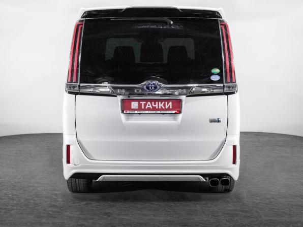 Toyota Noah III (R80) Рестайлинг с пробегом 2018 года, цена 2 500 000 рублей, 130300 км, минивэн, Автокод Объявления