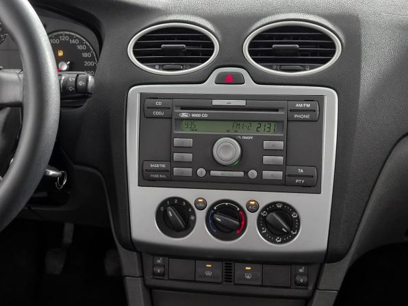 Ford Focus II с пробегом 2005 года, цена 339 000 рублей, 185703 км, седан, Автокод Объявления