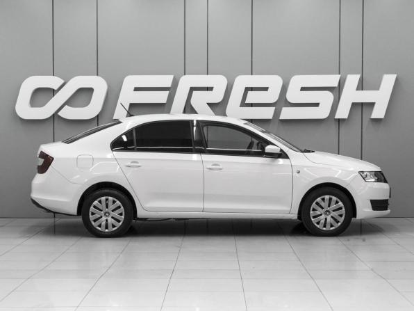 Skoda Rapid I с пробегом 2016 года, цена 950 000 рублей, 240236 км, лифтбек, Автокод Объявления