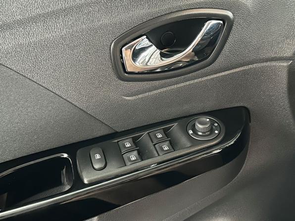 Renault Kaptur I с пробегом 2016 года, цена 1 429 000 рублей, 137116 км, внедорожник, Автокод Объявления